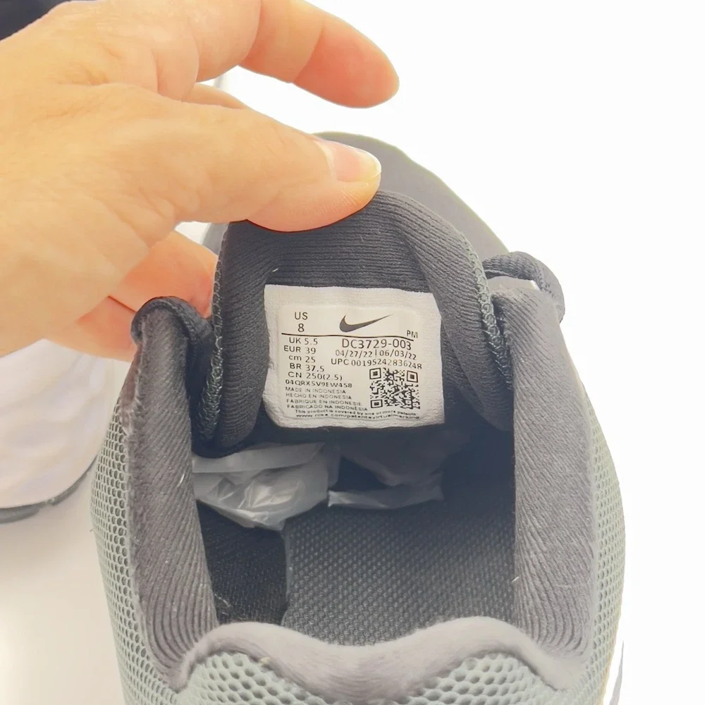 Nike Revolution 6 sneakers in Iron Gray Size 8